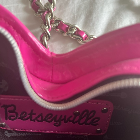 Vintage Betsey Johnson heart purse - Picture 4 of 4
